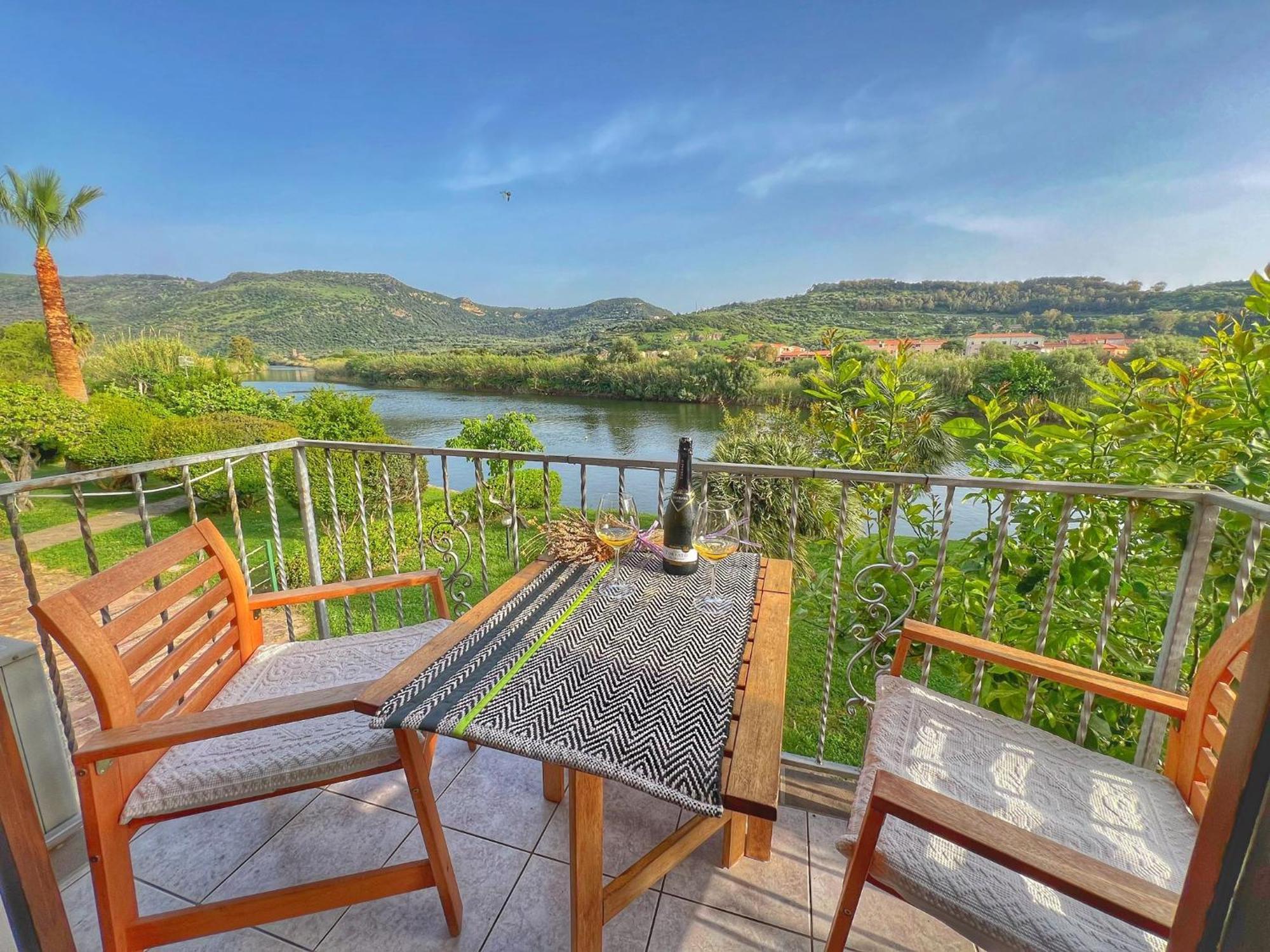 Temo River House Romantic Balcony And Peaceful Retreat In The Heart Of Bosa Dış mekan fotoğraf