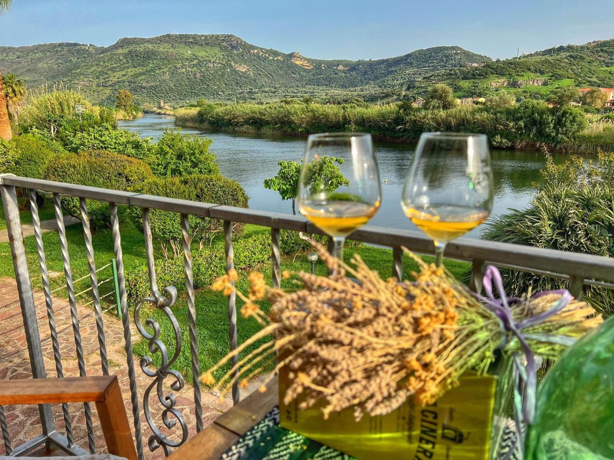 Temo River House Romantic Balcony And Peaceful Retreat In The Heart Of Bosa Dış mekan fotoğraf